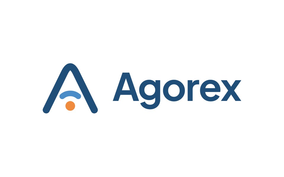 Logo d'Agorex : le A de la marque, dont les jambages et la barre forment deux gradins autour d'un point orange, l'orateur
